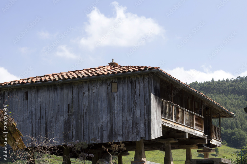 Horreo (stilt granary) Horreo (stilt granary)