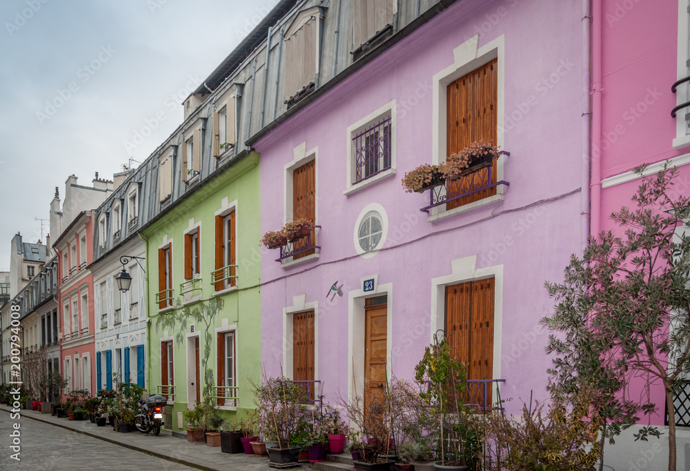 Obraz premium Rue pittoresque et colorée de Paris