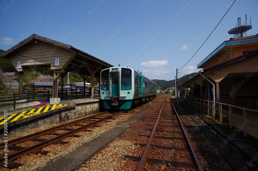 Fototapeta premium 牟岐線の牟岐駅