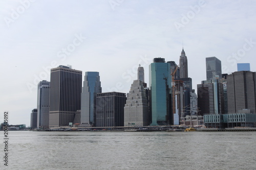 New York City architecture © jonesyinc