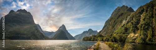 Fotografie Milford Sound Panorama at golden hour