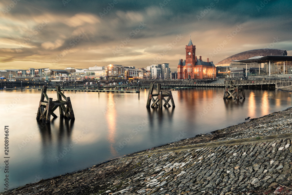 Naklejka premium Cardiff Bay at Sunset with a dramatic sky