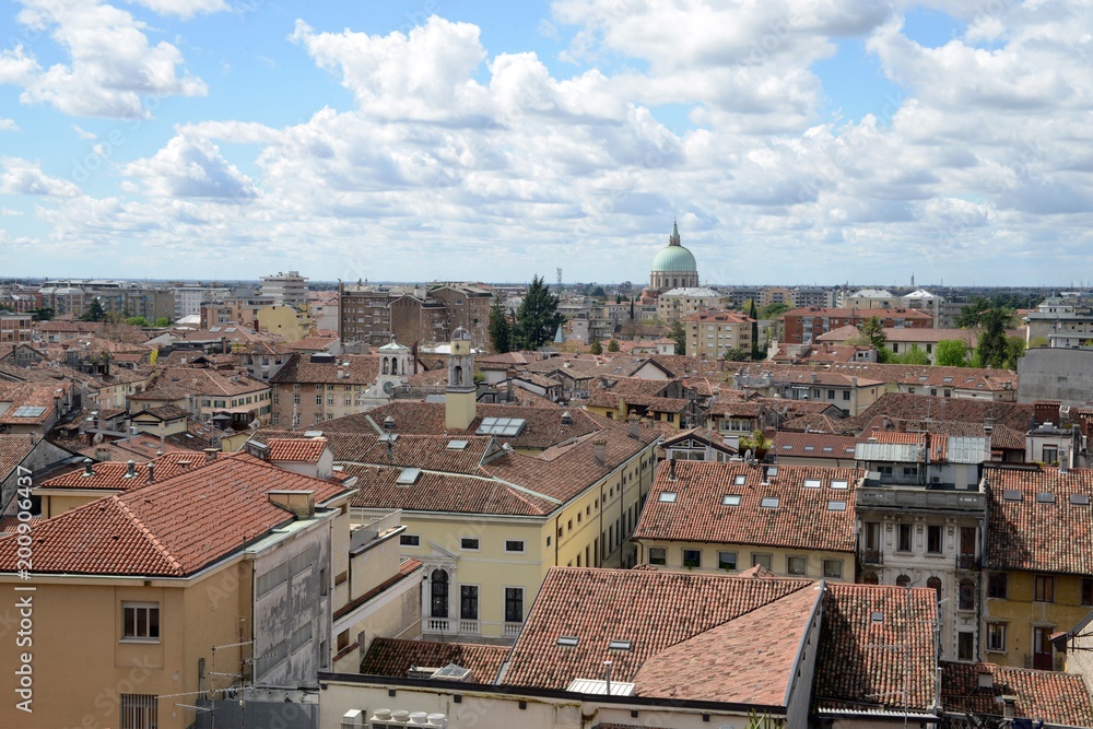 Vue générale d'Udine avec le duomo