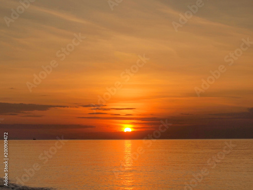 Slow shutter seascape view and beautiful sunrise © paisan191