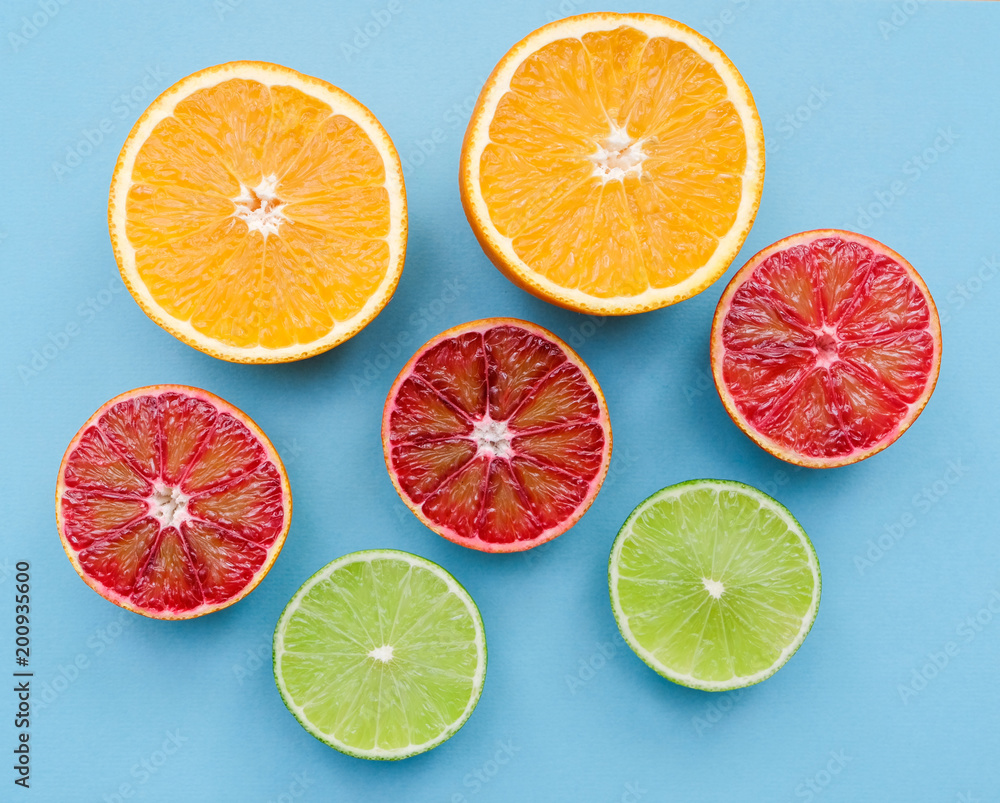 Fototapeta premium Sliced lime and oranges