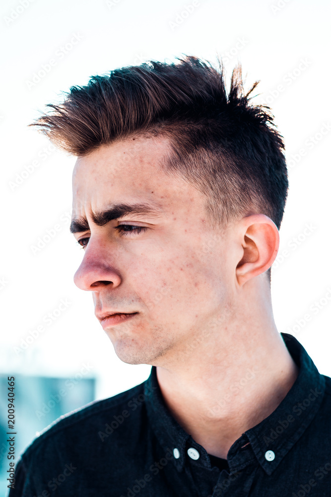 Obraz premium Handsome man in spectacles, portrait