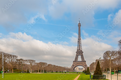 Tour Eiffel, champs de Mars et quartier © jasckal