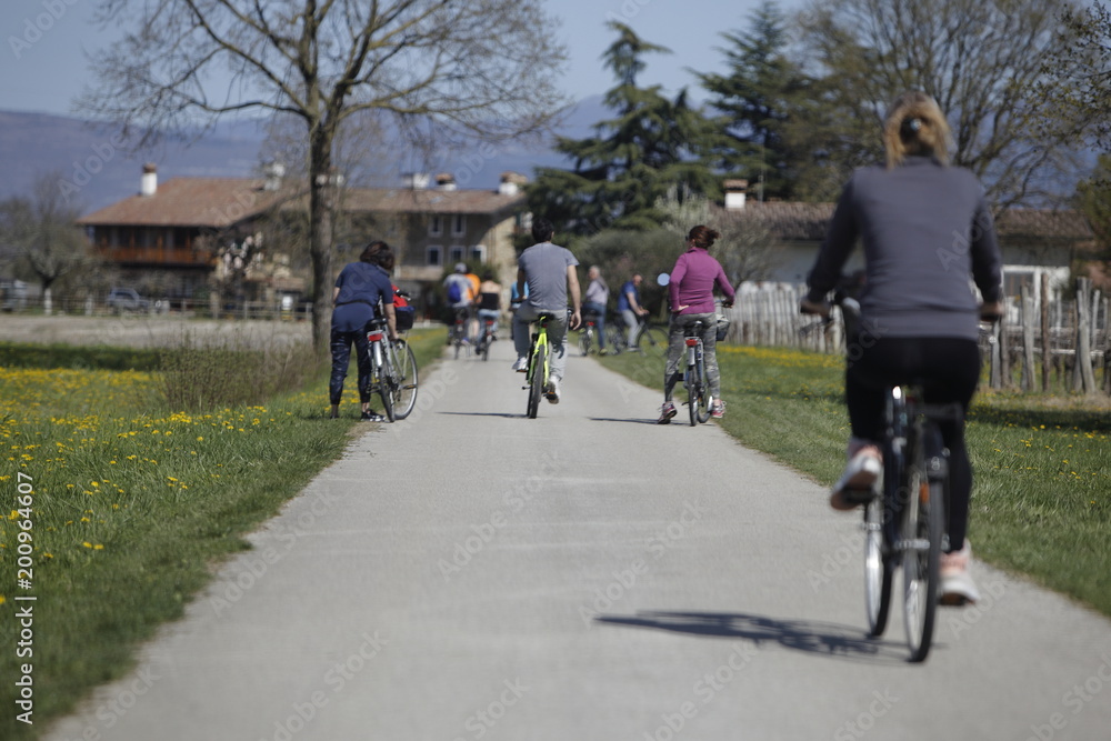 Naklejka premium giro in bicicletta