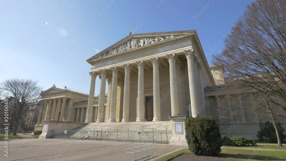 The Museum of Fine Arts in Heroes Square The Museum of Fine Arts in Heroes Square