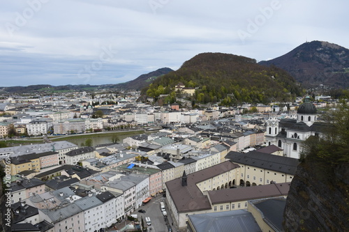 Salzburg, Stadt, historisch, Mozart, Mozartstadt, Salzach, Dom, Salzburger Dom, Jedermann, Hohensalzburg, Festung, Festspielhaus, Sankt Peter, Getreidegasse photo