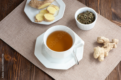 Kräuter-Ingwer-Tee