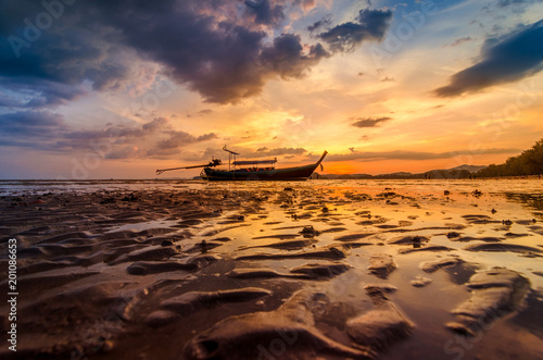 Bilde på lerret Ao Nang Krabi Thailand The beach has plenty of people in the evening