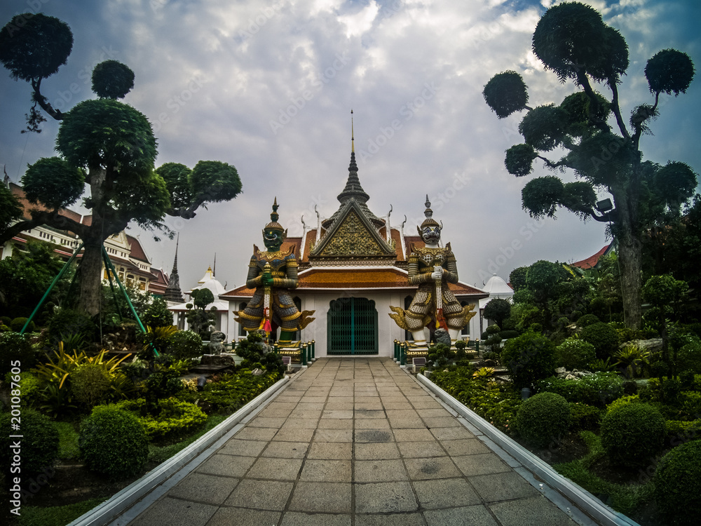 Fototapeta The entrance of the ordination chamber at the Wat Arun, Bangkok, Thailand