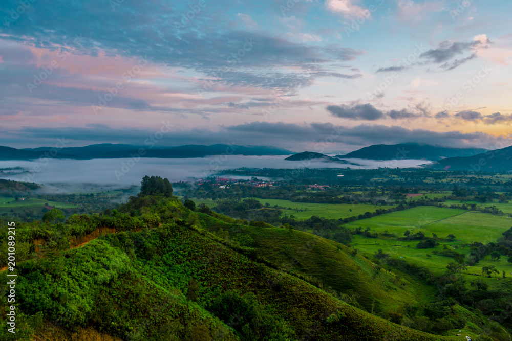 Naklejka premium BEAUTIFUL RURAL DAWN