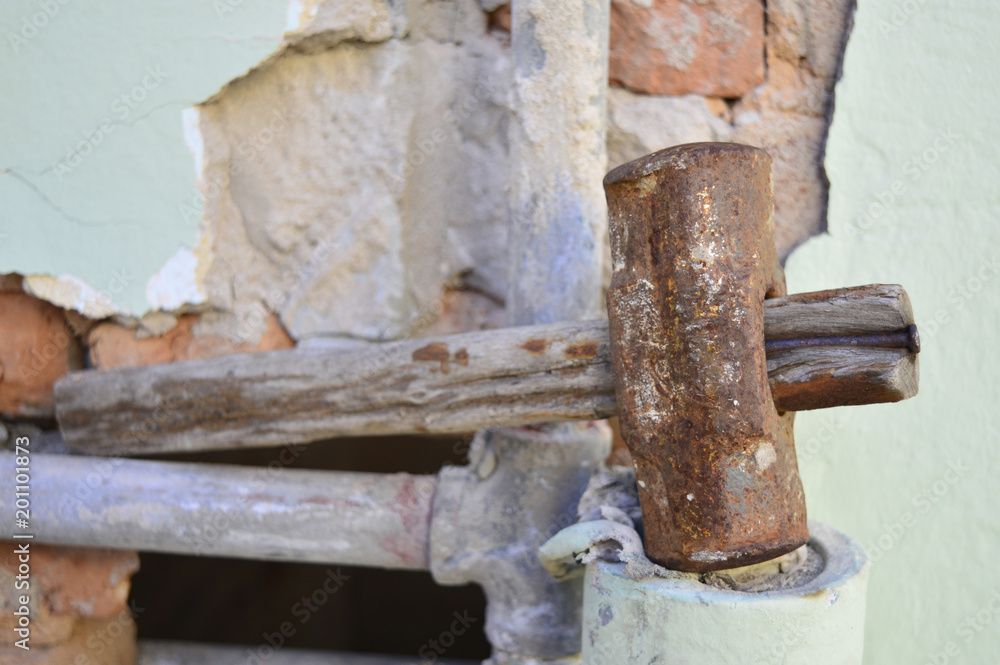 old plumbing, rustic plumbing, rust, rusty plumbing