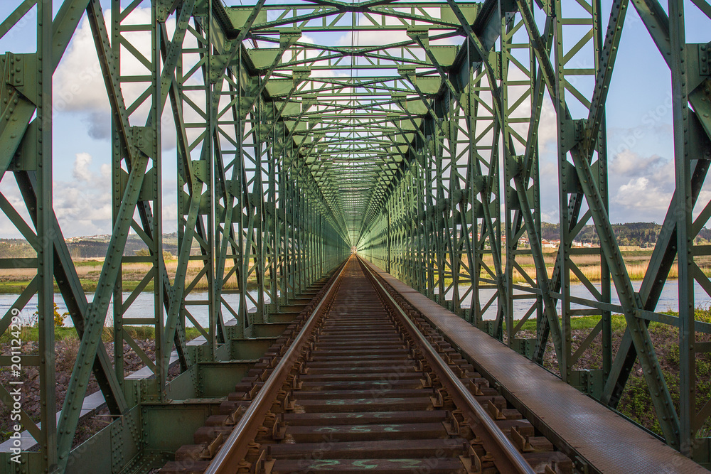Ponte metálica