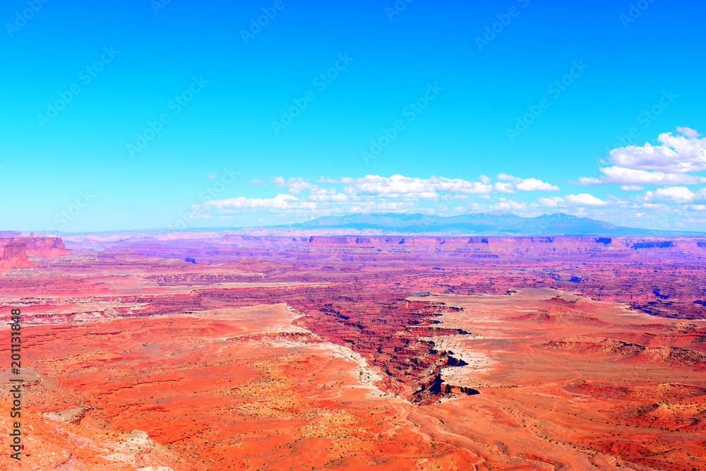 Geologic and natural features of Canyonlands National Park in the deserts of Utah
