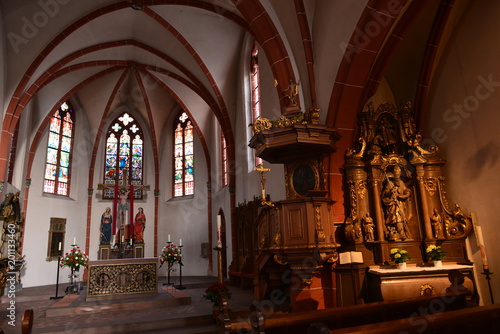 Innenansicht der katholischen Pfarrkirche St. Michael und St. Sebastian in Bernkastel Kues 
