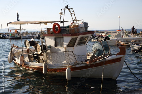 Griechisches Fischerboot im Hafen