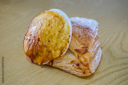 Cuerno de merengue (meringue horn). Traditional sweet from Murcia, Spain, made of puff pastry in the shape of a horn and filled with meringue.