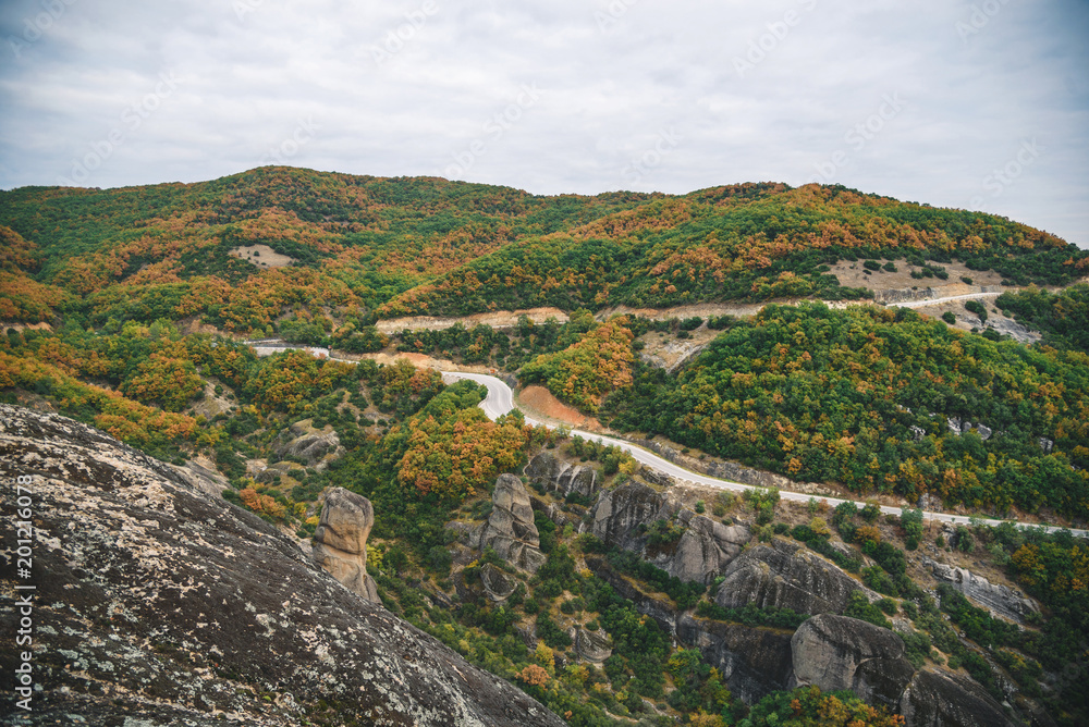 Obraz premium Road Along Hill
