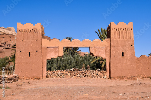 Puerta de la Kasbah Ait Ben Haddou en las montañas del Atlas Marruecos UNESCO