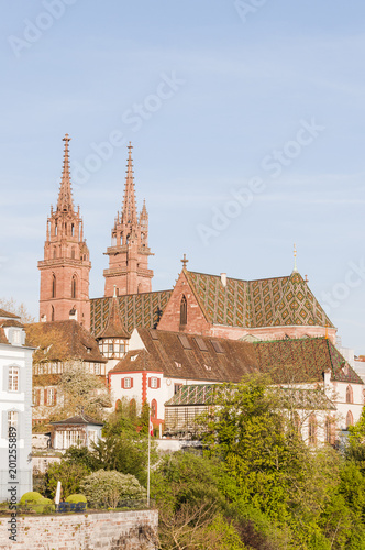 Basel, Münster, Kirche, Pfalz, Münsterplatz, Rhein, Rheinufer, Altstadt, Altstadthäuser, Grossbasel, Stadtrundgang, Fähre, Frühling, Schweiz