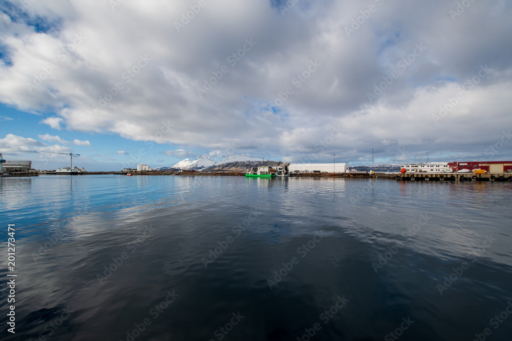 Obraz premium Northern Europe Norway Hurtigruten Ms Nordkapp landscape 北欧 ノルウェー フッティルーテン 沿岸急行船 風景