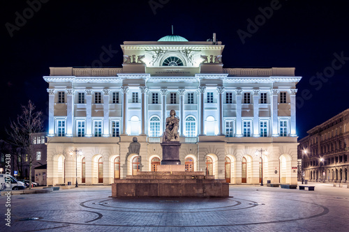 Konstfotografi Nicolaus Copernicus Monument sculpted by Bertel Thorvaldsen in front of Staszic
