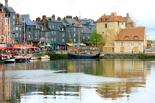 la vielle ville de honfleur et son port