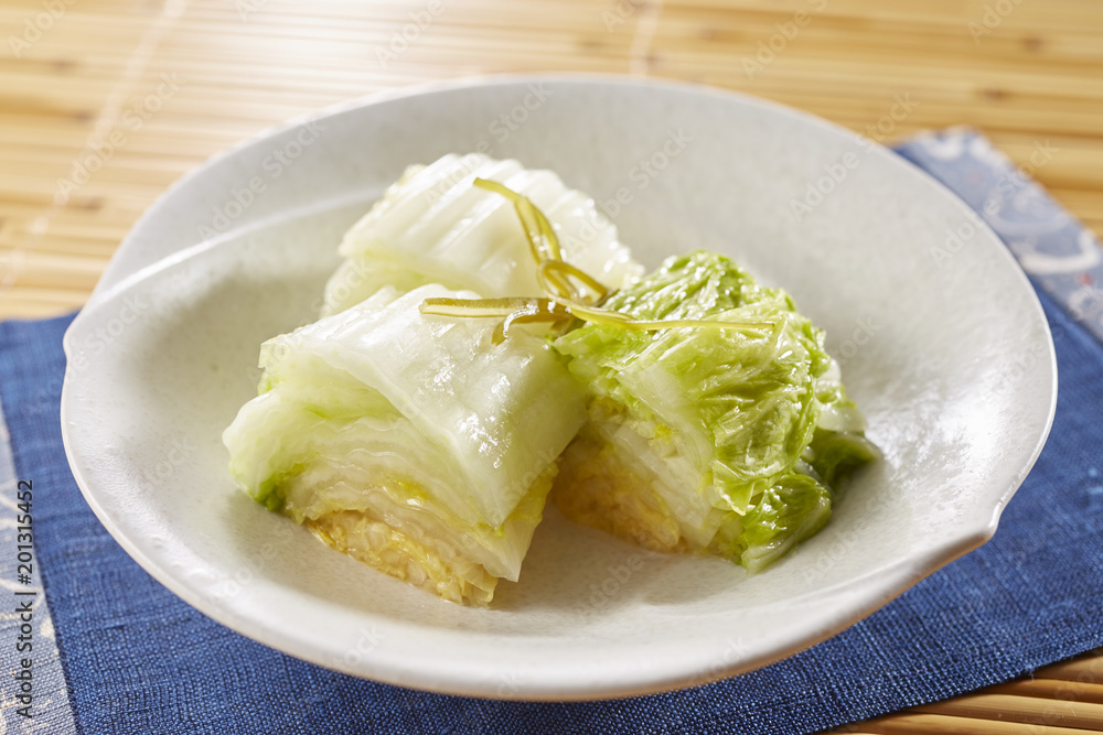 白菜の浅漬け (pickled napa cabbage)