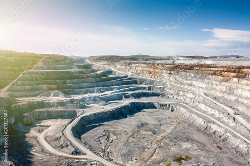 Papier peint Large calcareous quarry