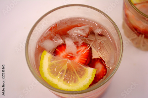 lemonade with strawberries