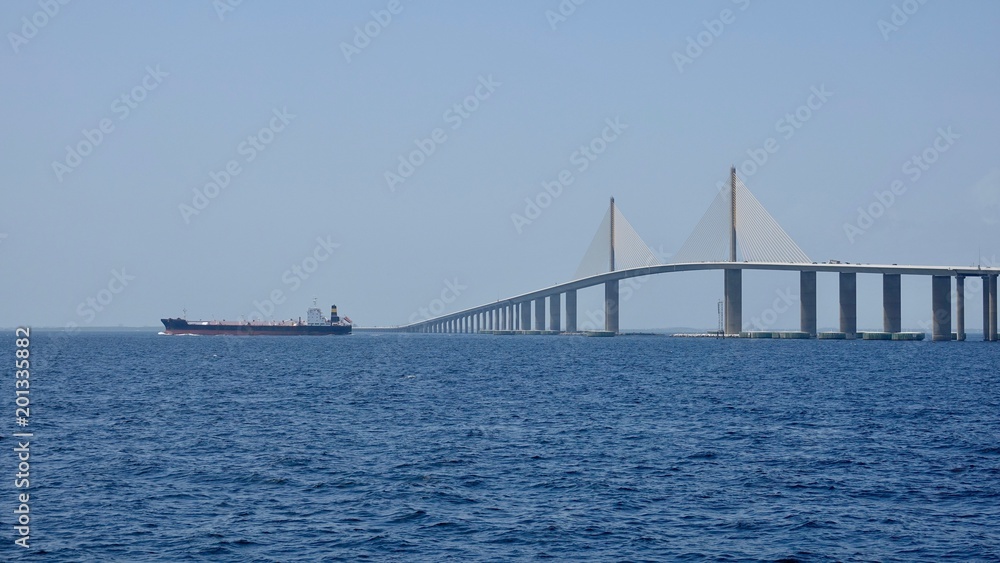 Fototapeta premium Sunshine Skyway Brücke in Florida