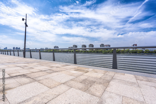 empty floor with modern office building © THINK b