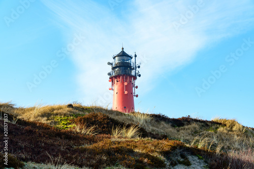 Leuchtturm in einer Düne auf der Insel Sylt
