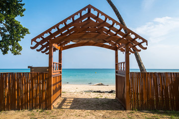 Fototapete Abstieg zum Strand Offenes Tor zum endlosen Meer  © diy13