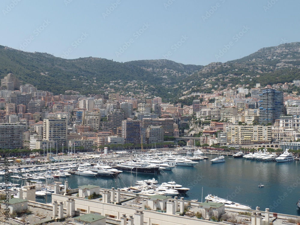 La ville de Monaco par la mer