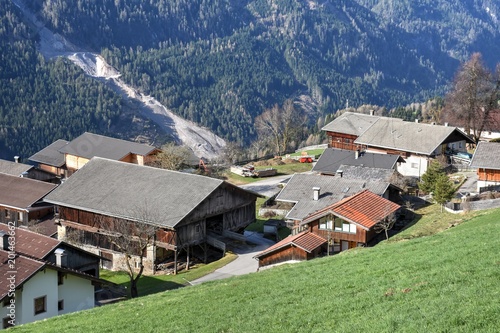 Osttirol, Pustertal, Lienzer Dolomiten, Lienz, Höhenstraße, Pustertaler Höhenstraße, Panzendorf, Assling, Straße, Dorf, Bergdorf, Schnee, sprießen, Gipfel, Wald, Weg photo