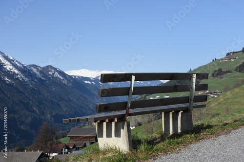 Bank, Parkbank, Rast, ausruhen, Ruhe, Lienzer Dolomiten, Pustertal, Lienz, Assling, Holzbank, entspannen, Frühling, Natur, Österreich, Aussicht, Berg, Tal photo