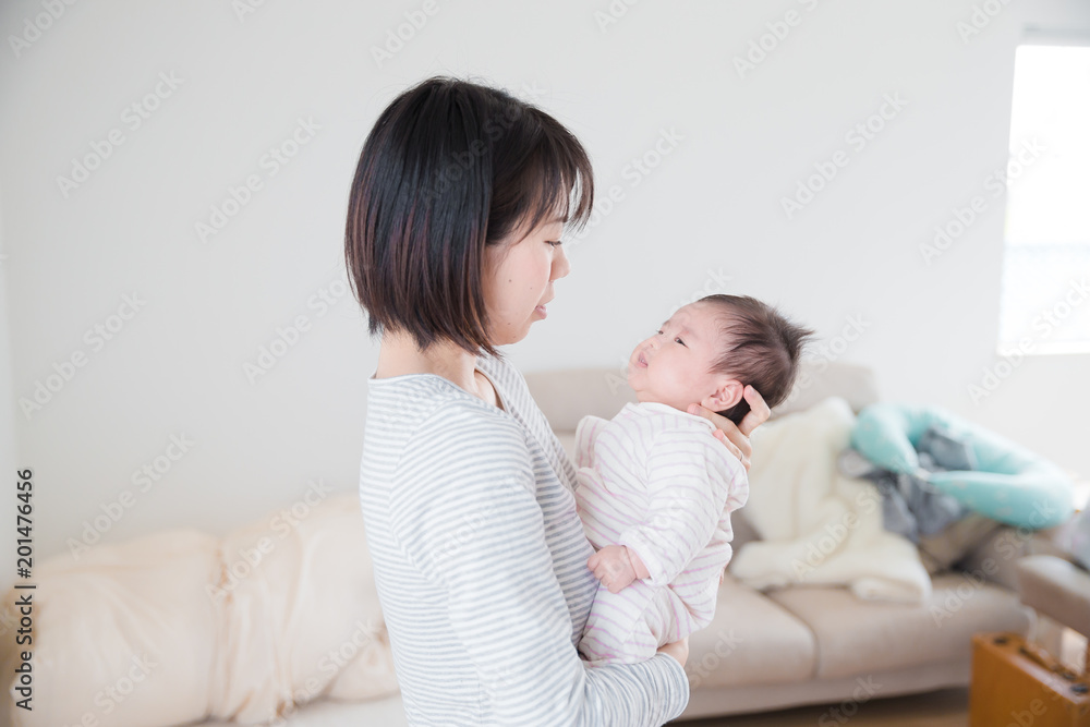 生後3ヶ月の赤ちゃん・母子 生後3ヶ月の赤ちゃん・母子