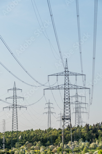 Wallpaper Mural Strommasten im Frühjahr Torontodigital.ca