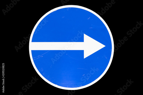 Free Download Round blue road sign 'Turn Right' isolated on black - GFXLoad
