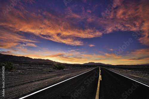 Death Valley Highway © Daniel