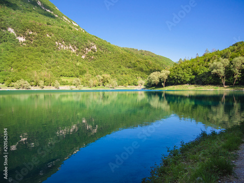 Fototapeta Naklejka Na Ścianę i Meble -  Lake Tenno surrounded by Italian alps.