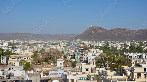 Stadtpanorama von Udaipur in Rajasthan, Indien © Omm-on-tour