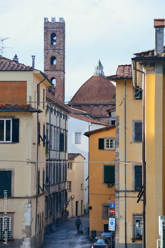 Lucca tower street