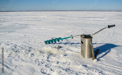 Fototapeta Naklejka Na Ścianę i Meble -  Winter fishing on the Rybinsk reservoir in the Yaroslavl region