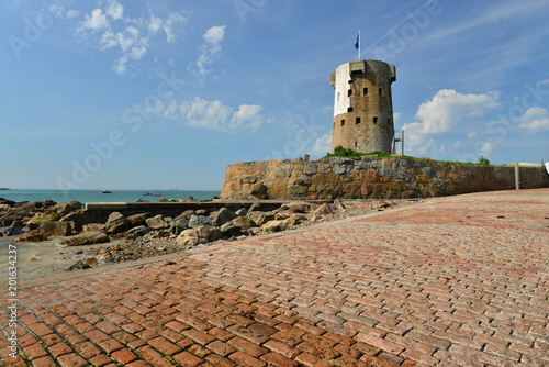 Le Hocq tower, Jersey, U.K.
Uninhabited coastal tower from the 19th century. photo