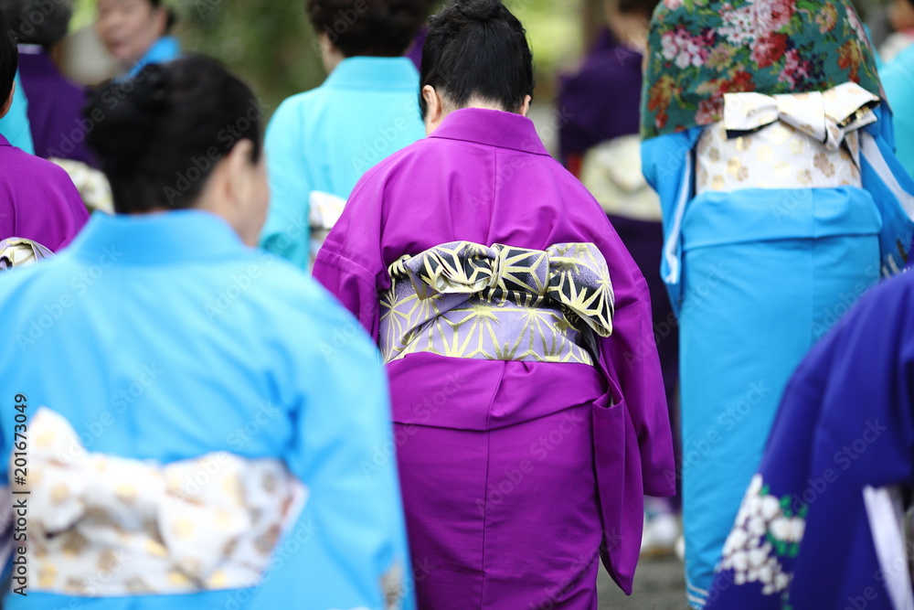 日本の着物を着ている女性